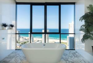Aria Apartments