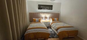 Glebe House - 2 Bedroom Luxury House that sleeps 6, with Free Private Parking, Easy Access to City Centre, and Near the Motorway