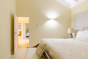 Palm Aire Villa at the Crest