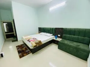 Hotel Vijay Greens - 占西