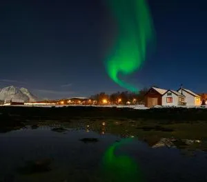 Unique romantic fisherman cabin! - Larseng