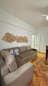 Amplo com 2 Quartos a 2 minutos da Praia DF242-901