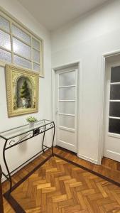 Amplo com 2 Quartos a 2 minutos da Praia DF242-901