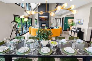 Winter at Love Mtn-Views,HotTub,Sauna,Games,Slps 15