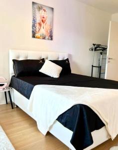 White Luxury Apartment