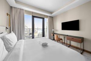 FIRST CLASS 3BR Burj Khalifa & Fountain View