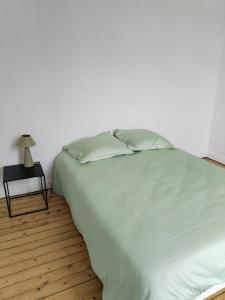 Appartements Campagne a cote de Paris : Appartement - Vue sur Jardin