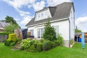 Nahe Berlin 224qm Traumhaus im Grünen mit Sauna und Kamin - Neuenhagen