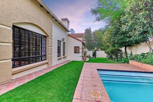 Douglasdale villla