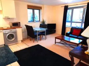Oxford Apartment-- Free parking 2 Bedrooms-2Bathrooms-Located in Jericho Oxford close to Bus and Rail station - Thame