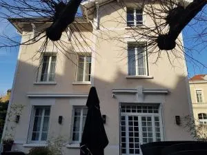 Lyon 4e Croix Rousse Maison complète Jardin - Lyon