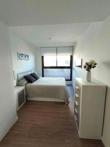 Moderno apartamento a estrenar con piscina y parking privado en Juan de Borbón