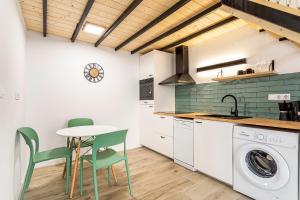 Marie Curie Flats, Lovely Duplex 3