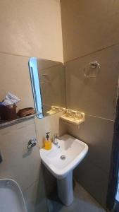 Advik- Ganga & Hill View Serene Rishikesh