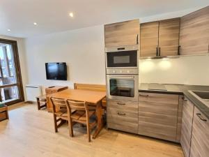 Résidence Les Jardins De Val - Appartement 2 pièces pour 4 personnes à Val dIsère à 350 mètres du centre du village et 450m des pistes MAE-1814