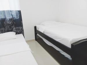 Apto 3 habit +2TV-Wifi, Netflix-Parqueadero gratis