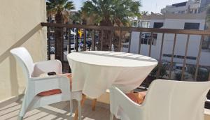 Shining Gold El Dorado with free parking and wifi