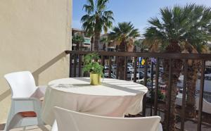 Shining Gold El Dorado with free parking and wifi