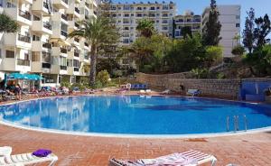 Shining Gold El Dorado with free parking and wifi