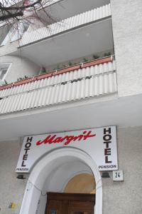 Hotelpension Margrit, Guest houses - Berlin