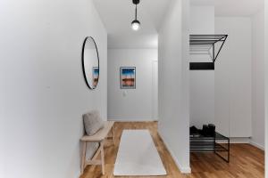 The Pink Patio - Cozy Modern Private Apartment