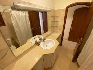 bedroom in west golf 1