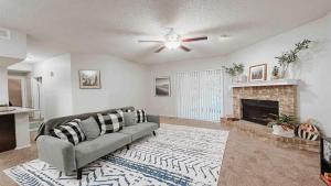 Spacious Family Value Retreat - Pool and Garage
