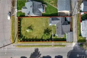 Massive 2 bedroom with fenced yard - Spanaway