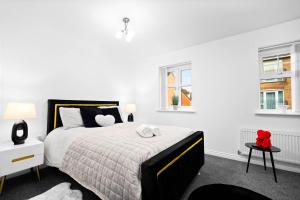 Harmony House 3 Bedroom New Build for Families, Contractors, Black Country Museum Sleeps 6