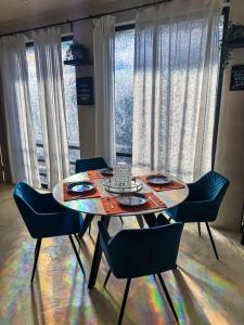 Kaleidoscopic Apartment