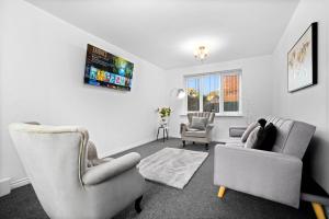 Harmony House 3 Bedroom New Build for Families, Contractors, Black Country Museum Sleeps 6