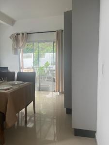 Em Ingleses, sobrado único, privativo