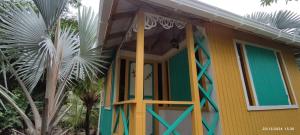 Hotel YELLOW HOME Providencia Isla