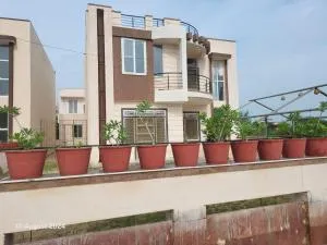 Family Home Stay - Pāli