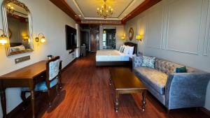 Astra Resort and Caffe