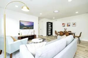 Molivu Homes 2BR - PetFriendly, W-D, Backyard - Evergreen