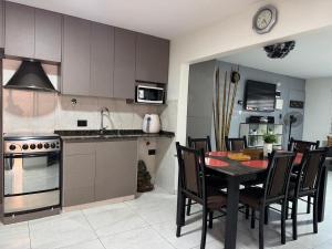 Casa Amplia Zona Semicentrica con cochera