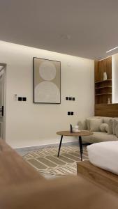 Modern studio with self check-in near to boulevard