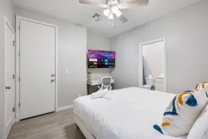 Elegant Two Bedroom Two Bathroom with Premium Comfort and Parking - 格伦代尔