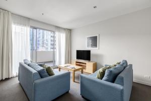 Modern Nomads South Yarra Gem 2BR with Carpark near Station