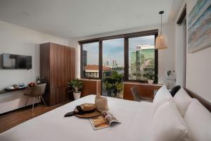 Dragon View Riverside Hotel by Haviland