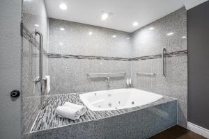 Elev8 Hotel Los Angeles, LAX