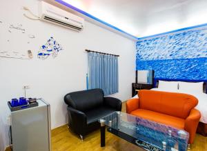 Phòng gia đình với phòng tắm riêng. (Family Room with Private Bathroom)