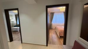 Coresi Long Stay Apartment AC FreeParking GbWifi