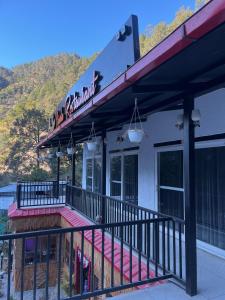 NIWALA Hotel & Restaurant , Kainchi Dham