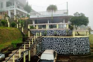 Villa Kampus Near Taman Safari Cisarua Puncak RedPartner