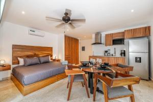 King Suite with Private Balcony, Gym, Rooftop Pool