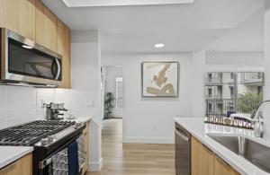 Sunset Duo 2 bedroom Charm with FREE Parking