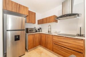 King Suite with Private Balcony, Gym, Rooftop Pool