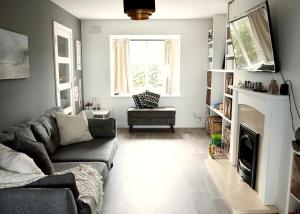 3 Bedroom Family Home with Sea and Mountain View